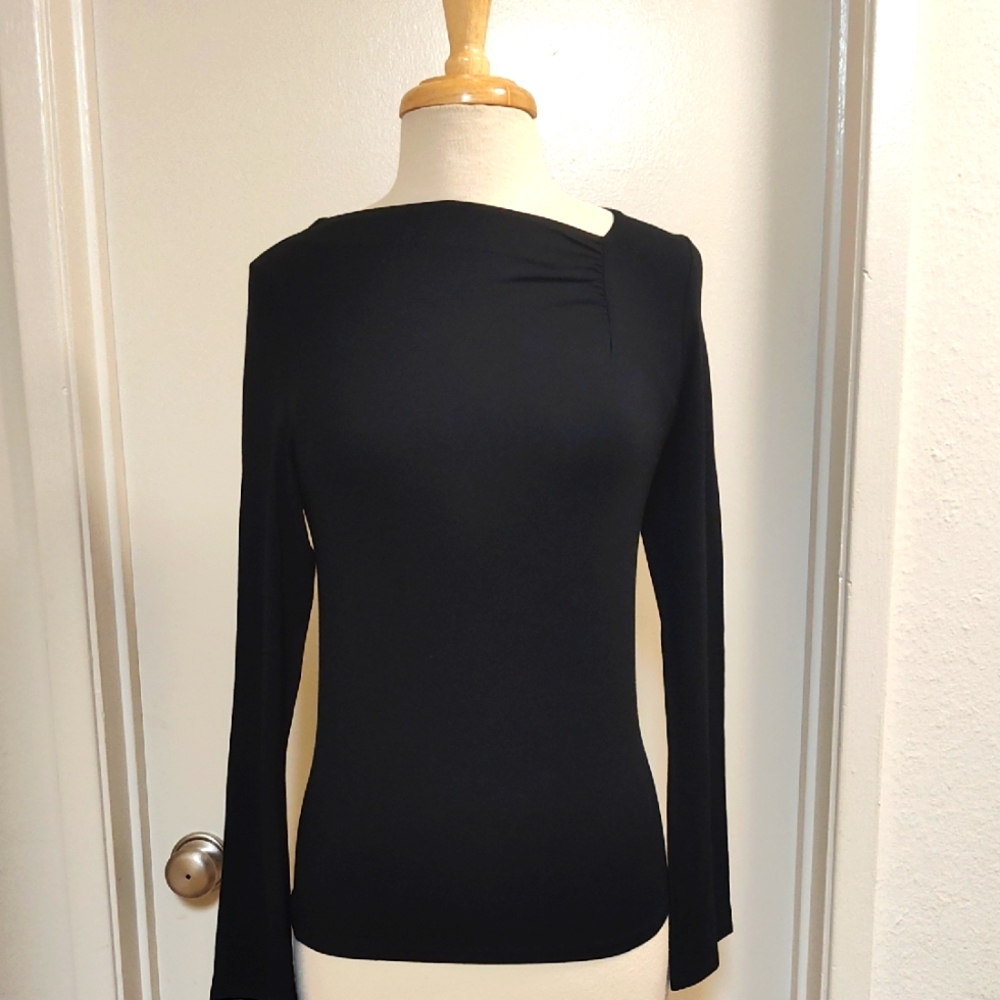 Fitted Black Long Sleeve Blouse